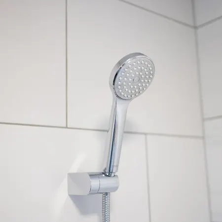 D8 לינה וארוחת בוקר 3*