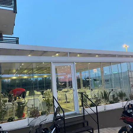 D8 לינה וארוחת בוקר זאדאר