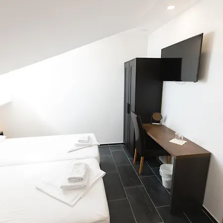 D8 Bed & Breakfast 3*