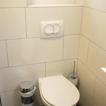 D8 לינה וארוחת בוקר 3*
