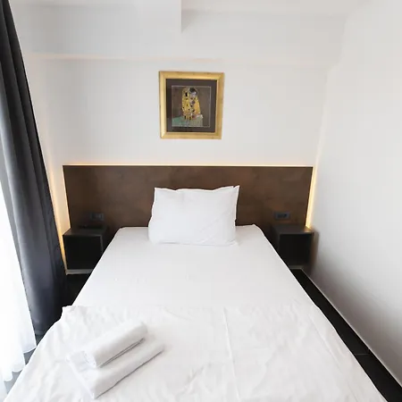 D8 Bed and breakfast 3*