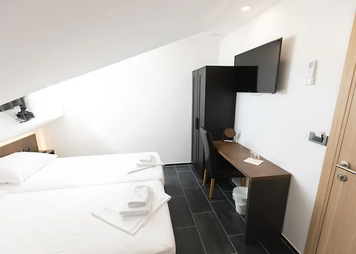 D8 Bed & Breakfast 3*