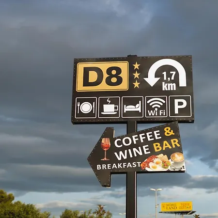D8 Bed & Breakfast *