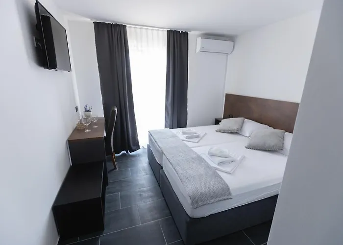 Alojamento de Acomodação e Pequeno-almoço D8 3*