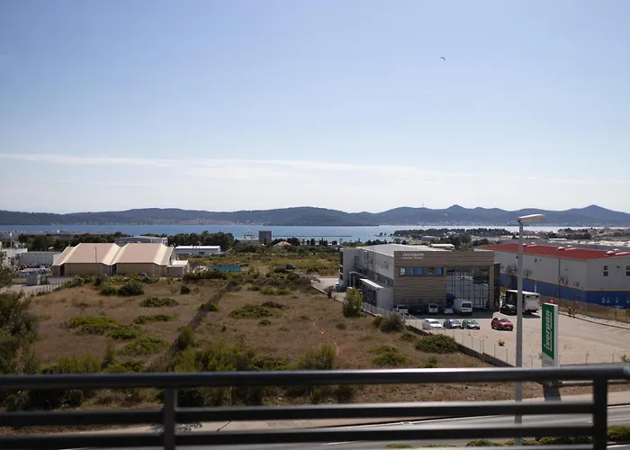 Alojamento de Acomodação e Pequeno-almoço D8