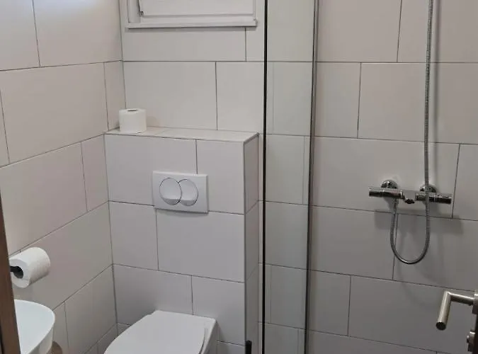 Alojamento de Acomodação e Pequeno-almoço D8 3*