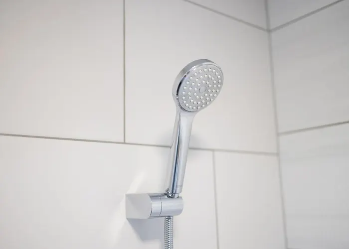 D8 ベッド・アンド・ブレックファスト 3*