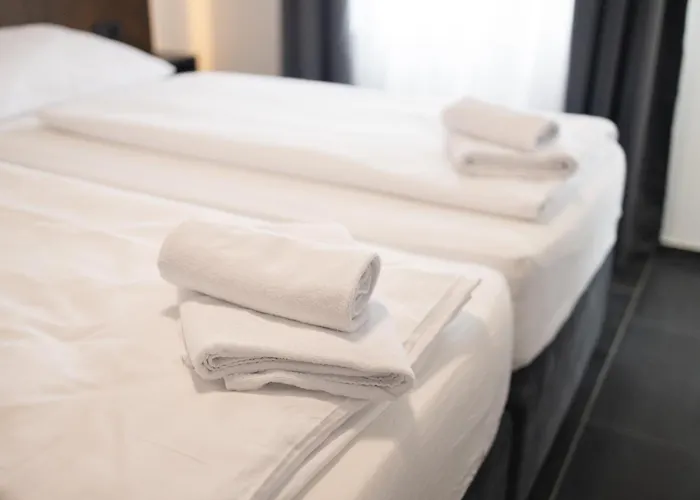 D8 ベッド・アンド・ブレックファスト 3*