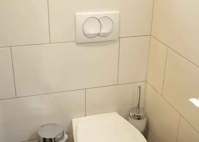 D8 ベッド・アンド・ブレックファスト 3*