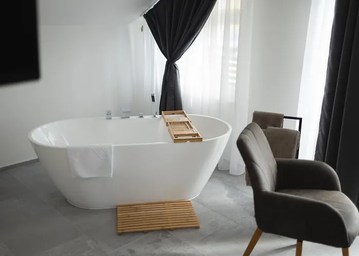 Alojamento de Acomodação e Pequeno-almoço D8 3*